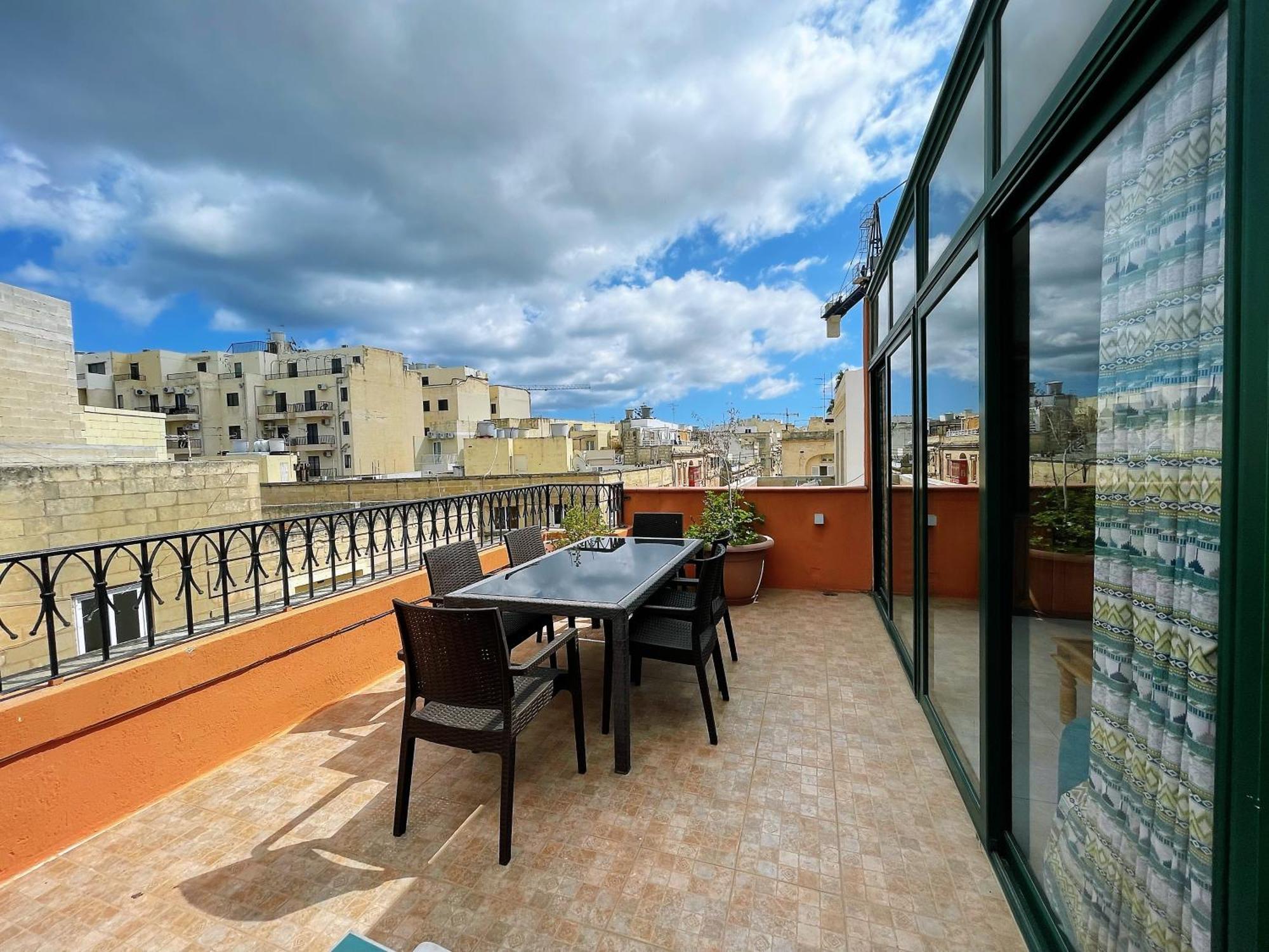 Fantastic 3 Bedroom Duplex Penthouse With Terrace Sliema Exteriér fotografie